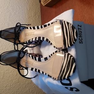 Brand new Schutz